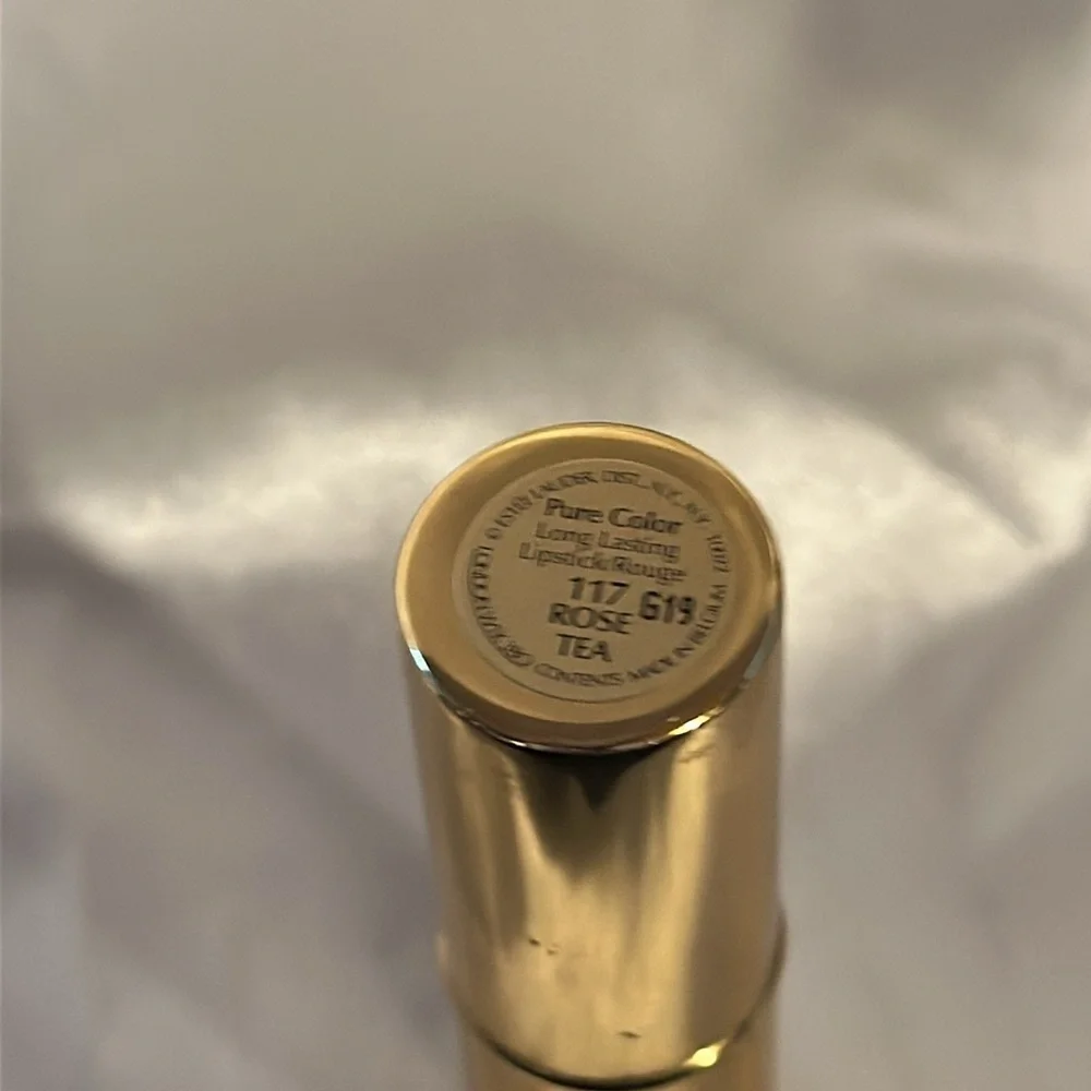 Estée Lauder Pure Color Long Lasting 117 “Rose Tea” Lipstick